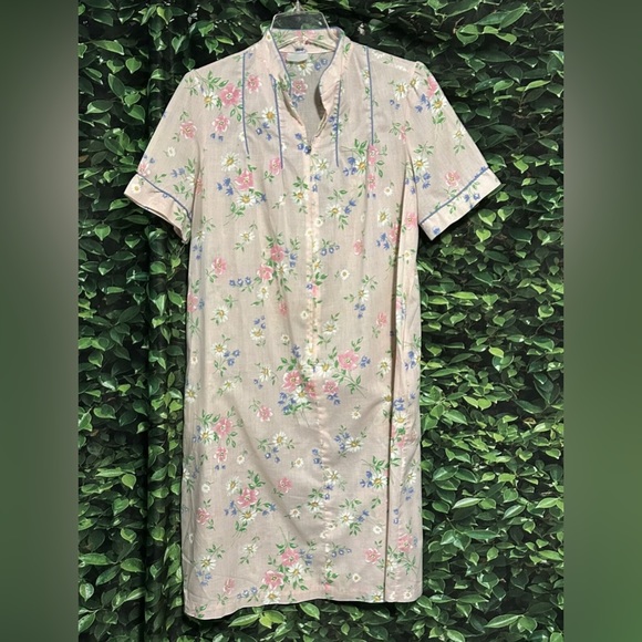 Vintage House Coat Pink Floral Zip Short Sleeve Womens Small Stain - Picture 1 of 4